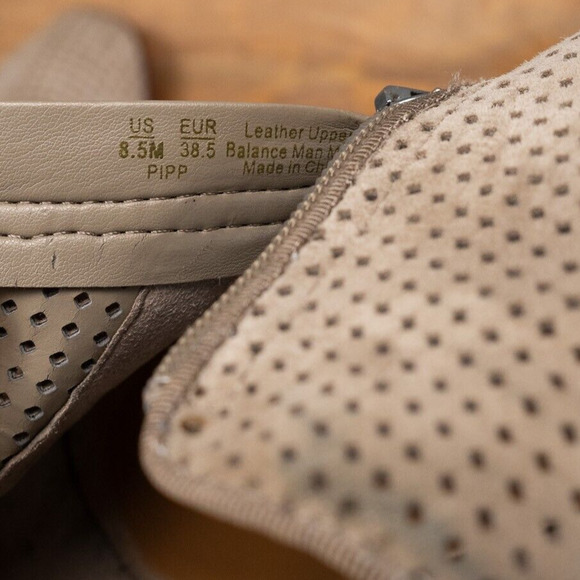 Womens Sam Edelman Pipp Gray Perforated Suede Ankle Booties Boots Size 8.5 M GUC - Picture 6 of 8